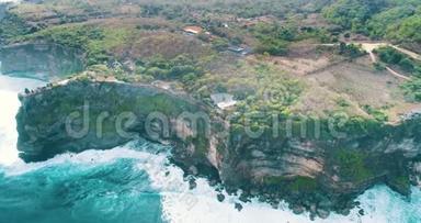巴厘岛乌卢瓦图悬崖的鸟瞰图